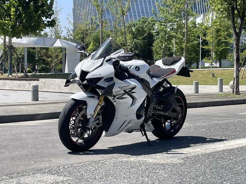 二手本田CBR 1000 RR-R