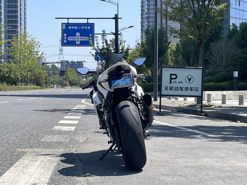 二手本田CBR 1000 RR-R