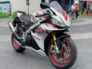 二手阿普利亚RSV4