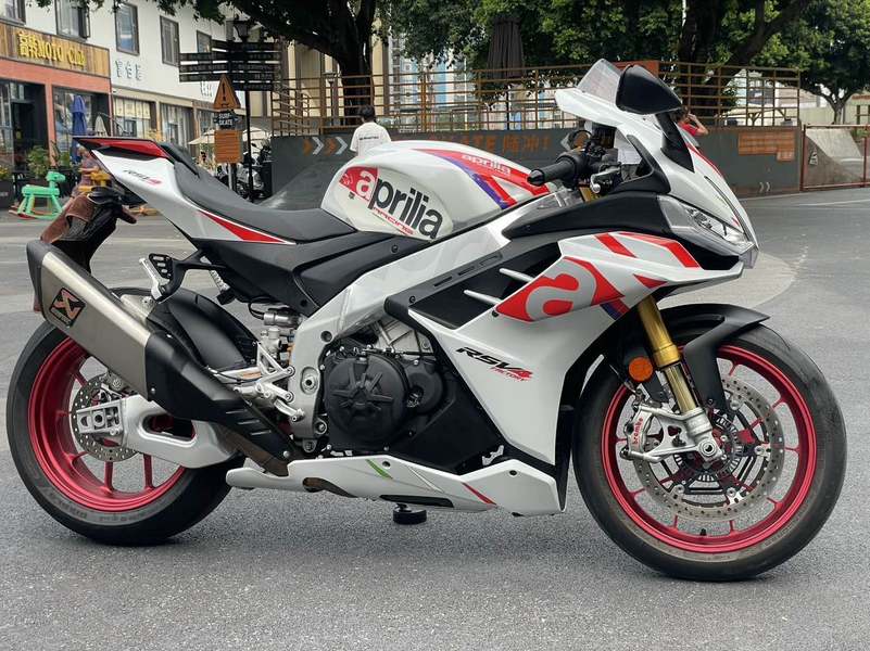 二手阿普利亚RSV4