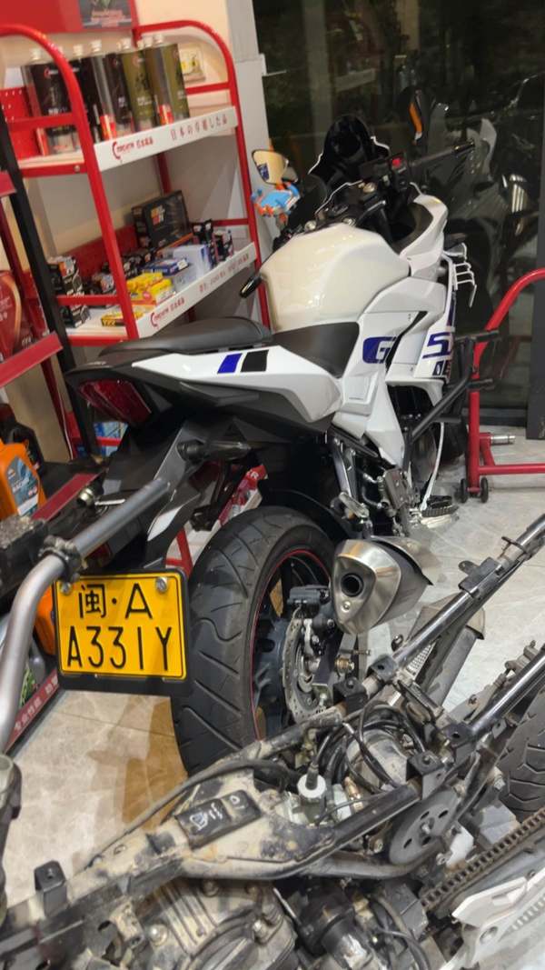 二手豪爵铃木GSX250R