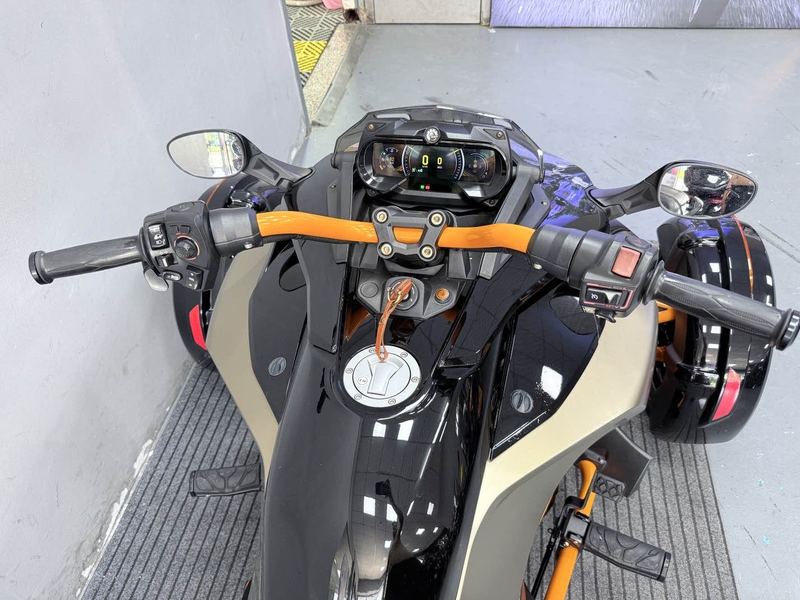 二手庞巴迪Spyder F3 