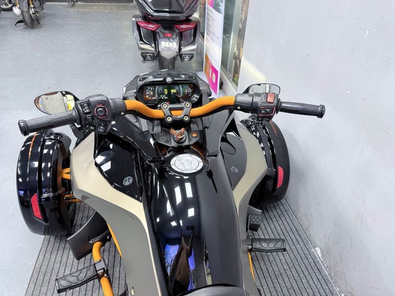二手庞巴迪Spyder F3 