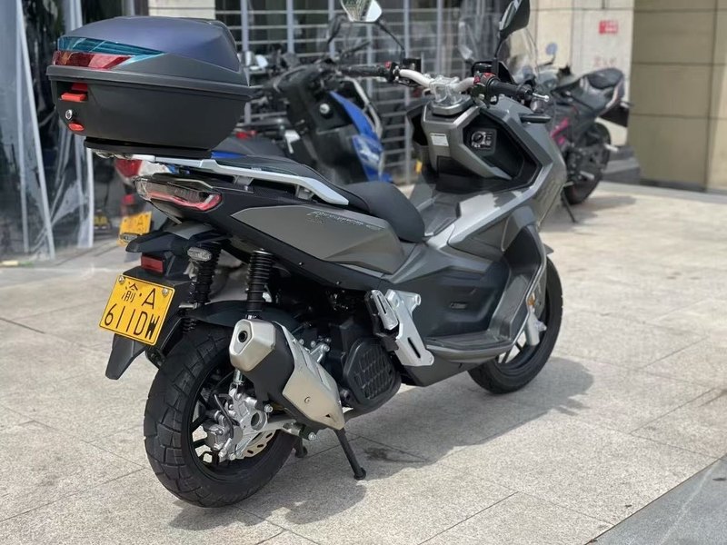 二手布雷斯通极宙 ADV150