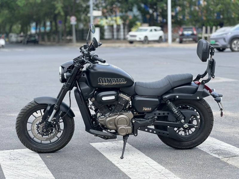 二手QJMOTOR闪300
