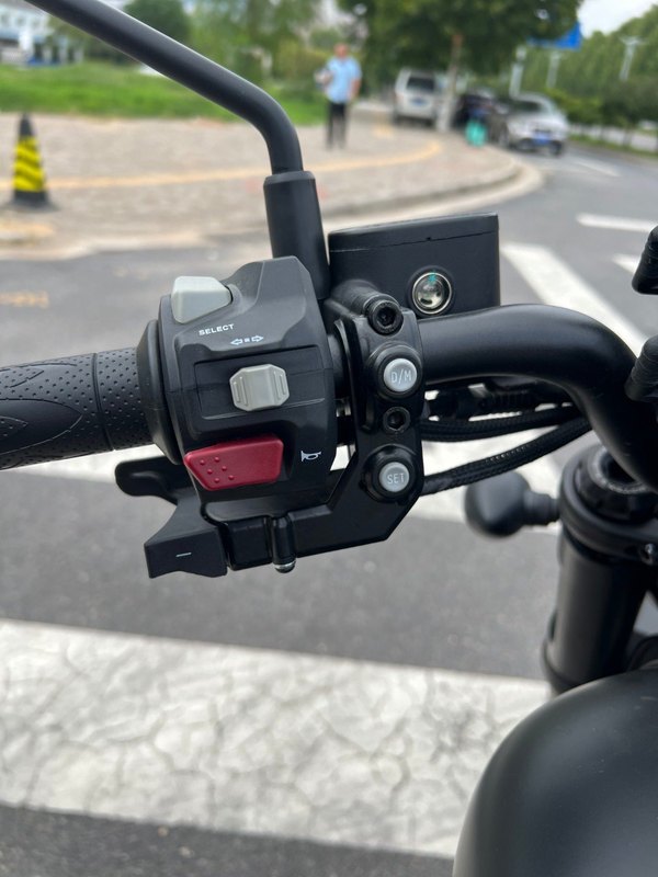 二手QJMOTOR闪300