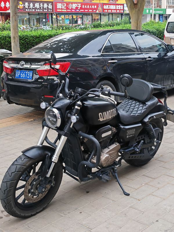 二手QJMOTOR闪300