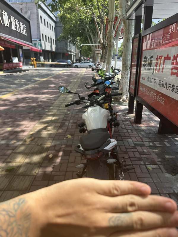 二手贝纳利蓝宝龙BJ300GS