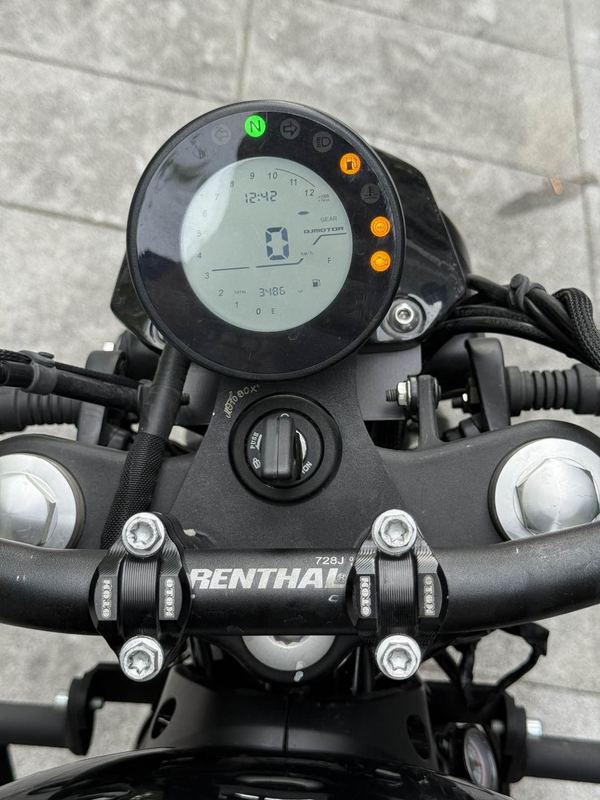 二手QJMOTOR闪300