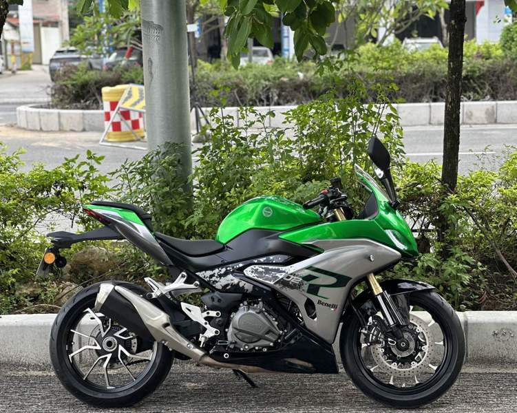 二手贝纳利龙卷风 Tornado 402R