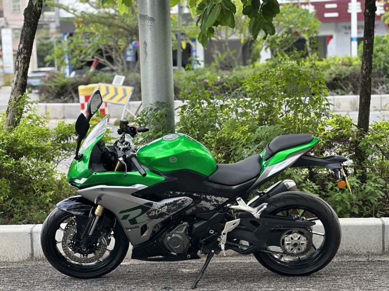 二手贝纳利龙卷风 Tornado 402R