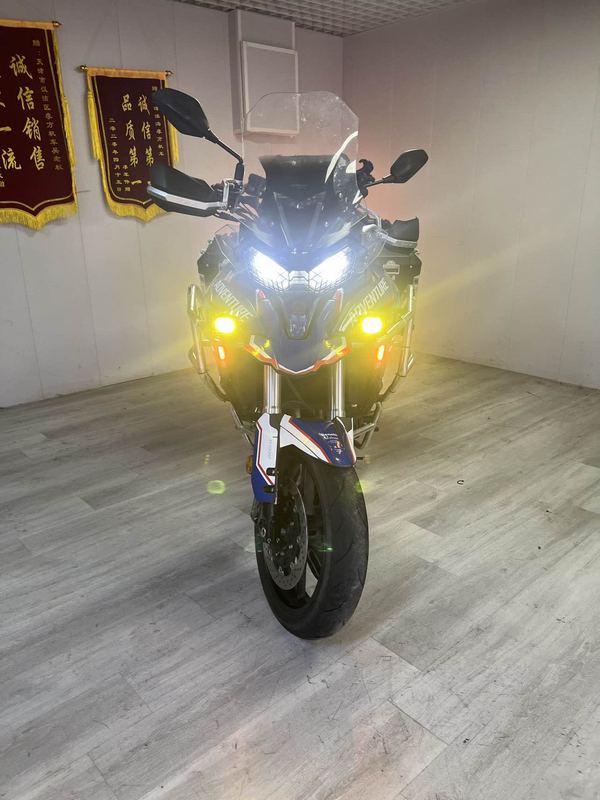 二手贝纳利TRK702