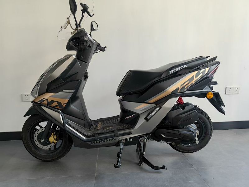 二手五羊本田NX125