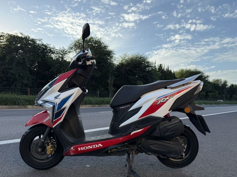 二手新大洲本田裂行 RX125Fi