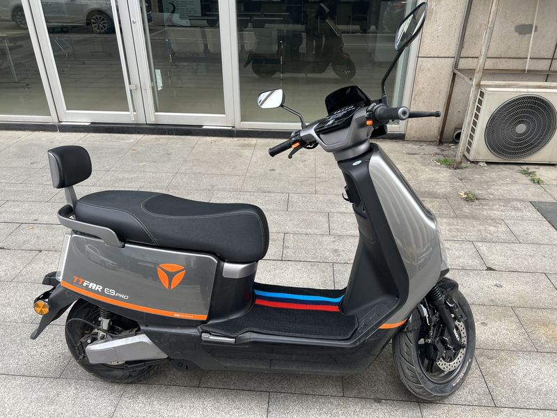 二手雅迪冠能 E9