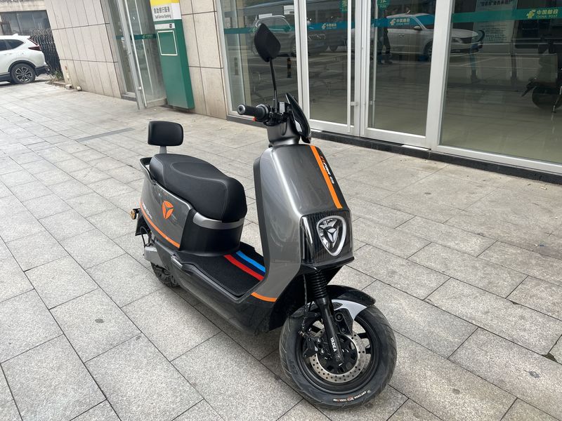 二手雅迪冠能 E9
