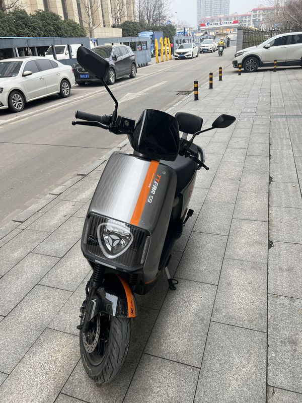 二手雅迪冠能 E9