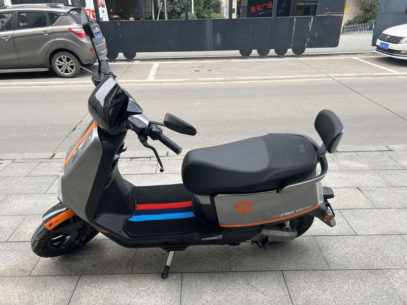 二手雅迪冠能 E9
