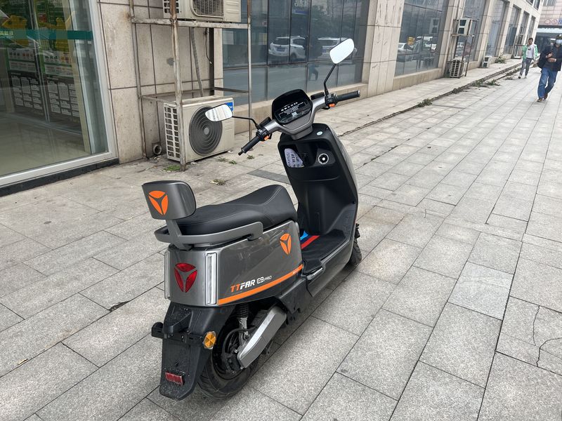 二手雅迪冠能 E9