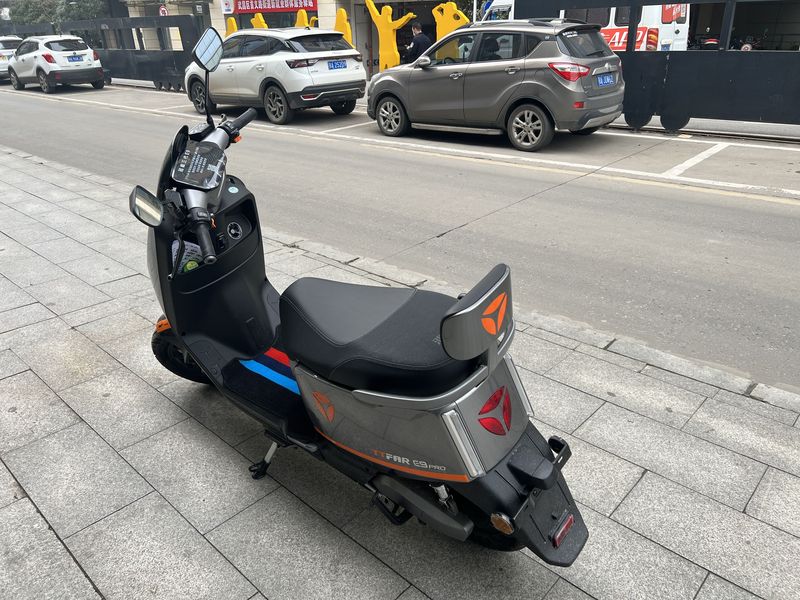 二手雅迪冠能 E9