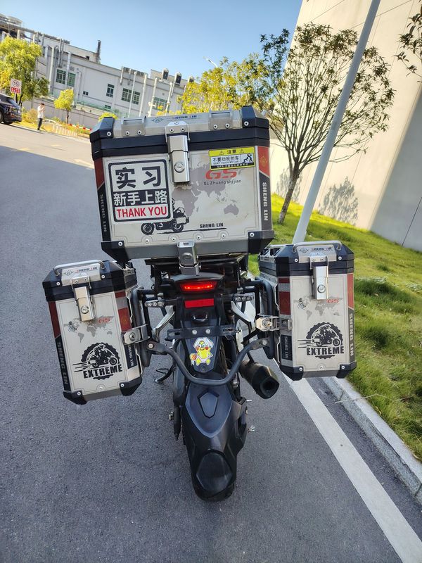 二手贝纳利金鹏 TRK251