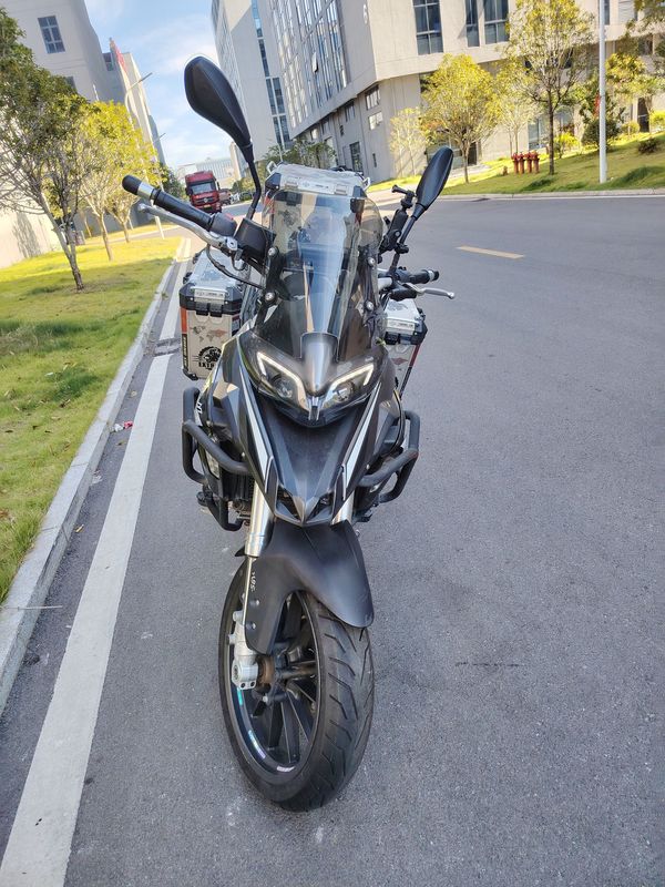 二手贝纳利金鹏 TRK251