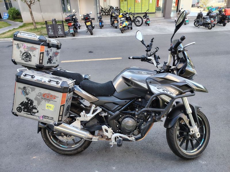 二手贝纳利金鹏 TRK251