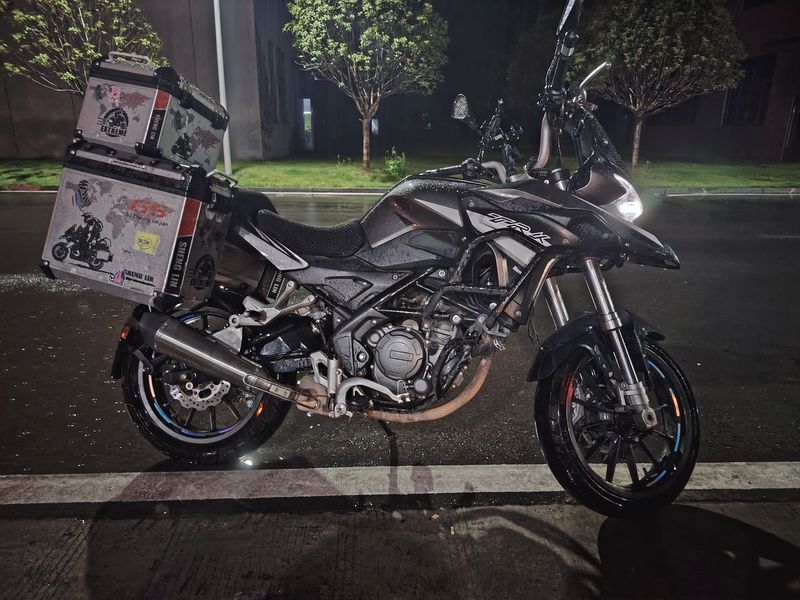 二手贝纳利金鹏 TRK251