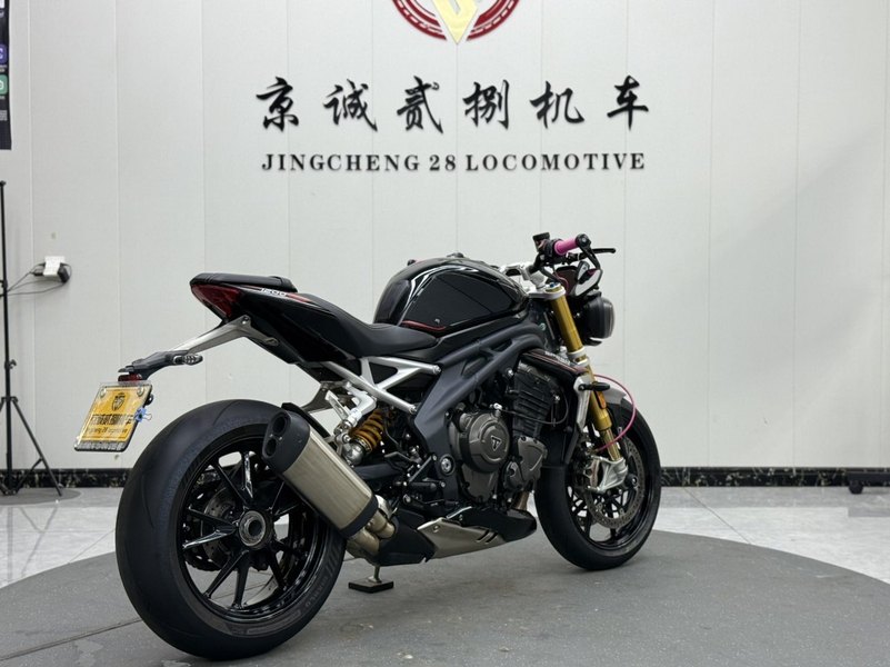 二手凯旋Speed Triple 1200 RS