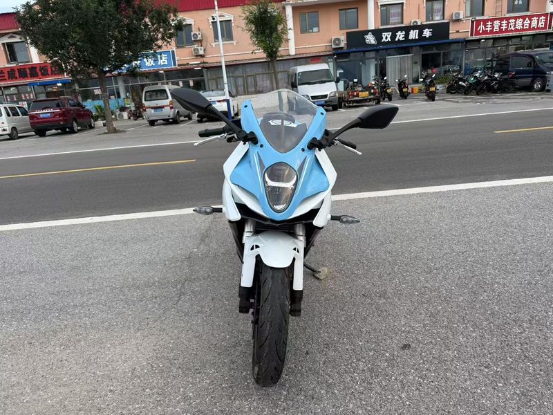 二手贝纳利龙卷风 Tornado 302R