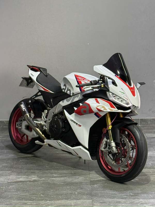二手阿普利亚RSV4