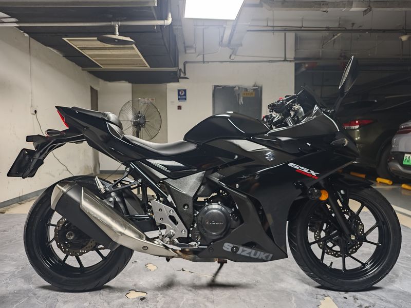 二手豪爵铃木GSX250R