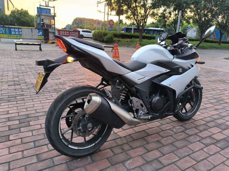二手豪爵铃木GSX250R