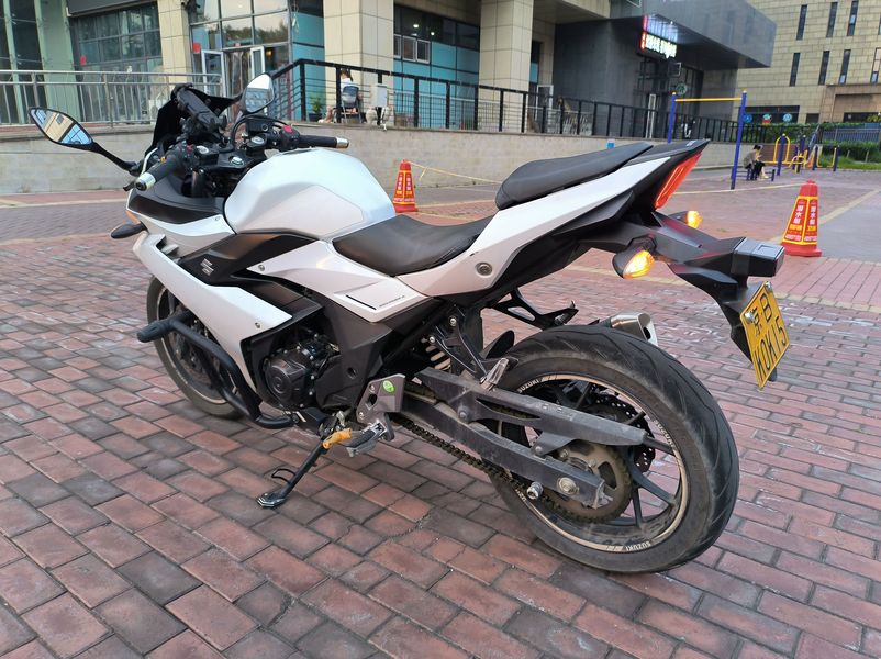 二手豪爵铃木GSX250R