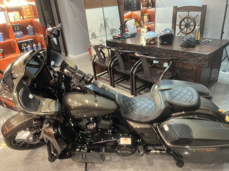 二手哈雷戴维森公路滑翔 Road Glide