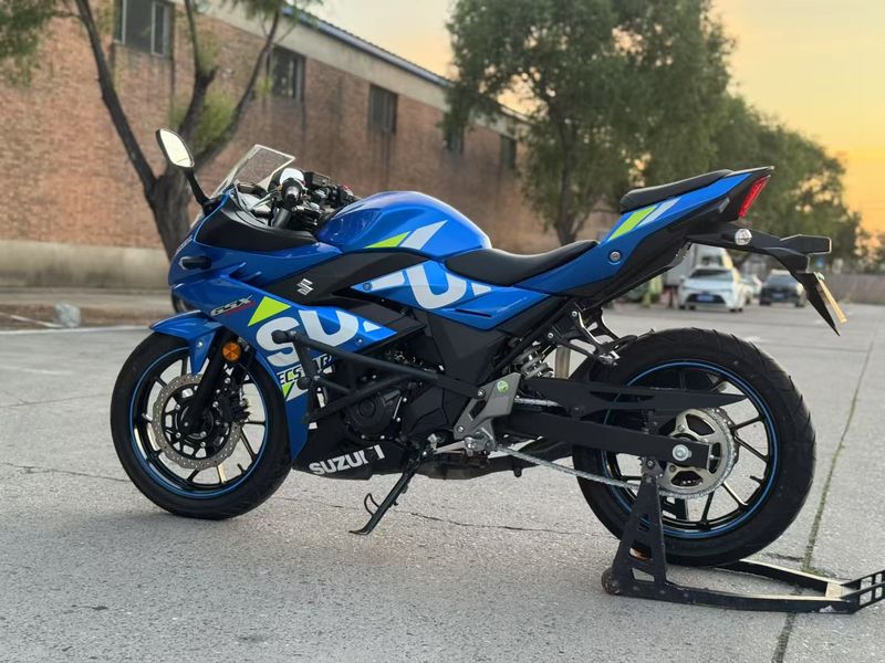 二手豪爵铃木GSX250R