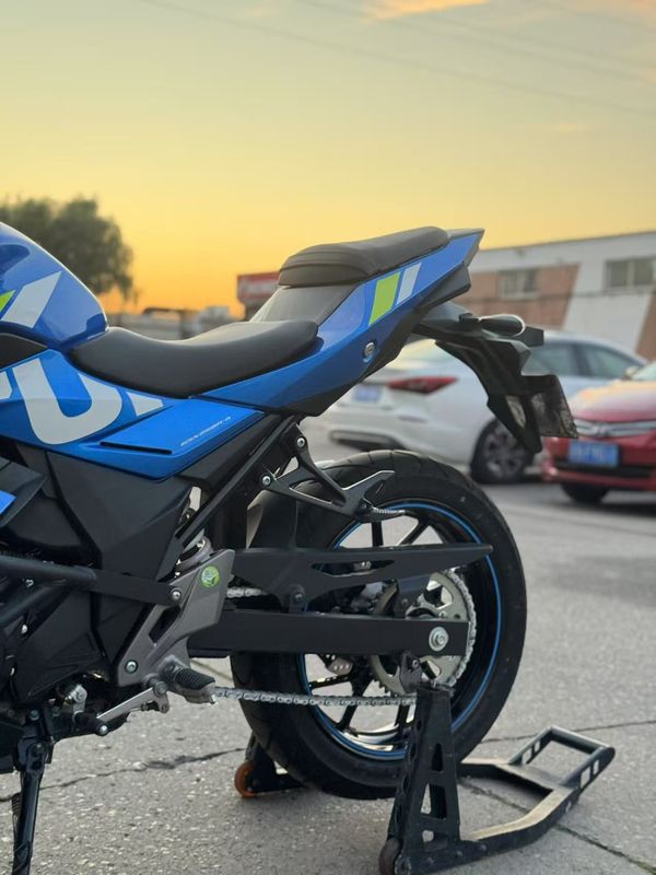 二手豪爵铃木GSX250R