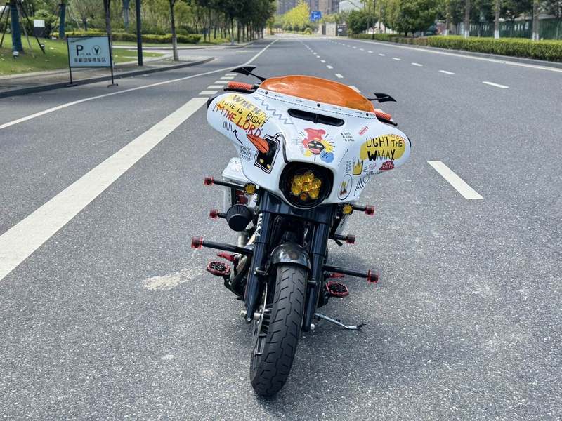 二手哈雷戴维森大道滑翔 Street Glide