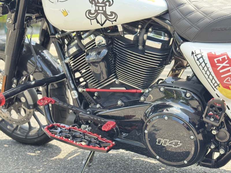 二手哈雷戴维森大道滑翔 Street Glide