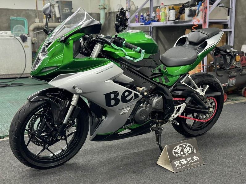 二手贝纳利龙卷风 Tornado 252R