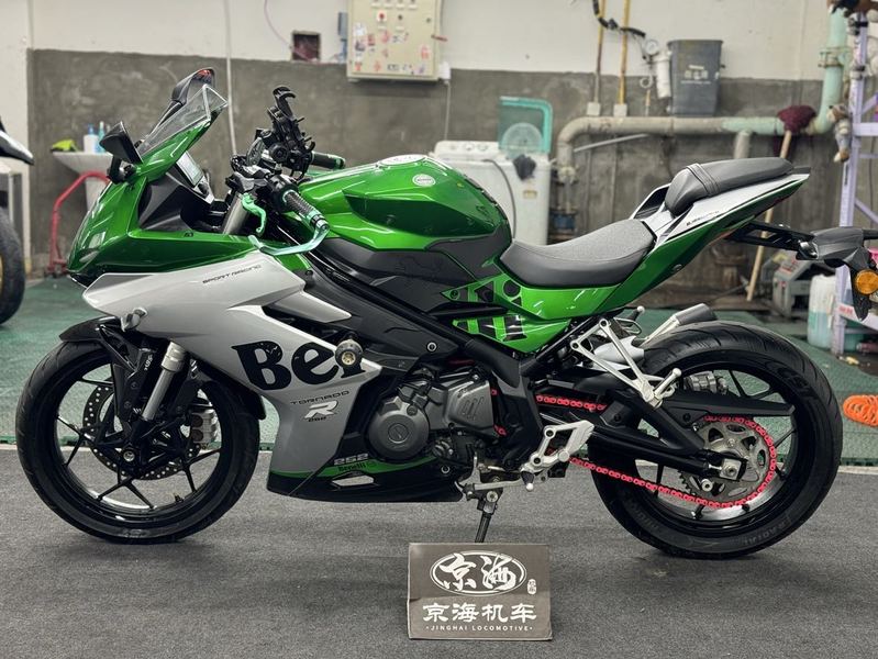 二手贝纳利龙卷风 Tornado 252R