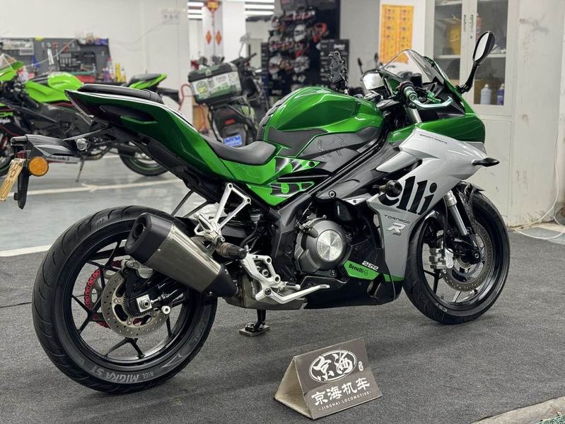 二手贝纳利龙卷风 Tornado 252R