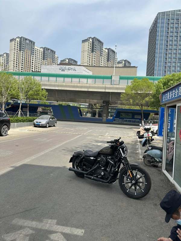 二手哈雷戴维森Iron883 硬汉