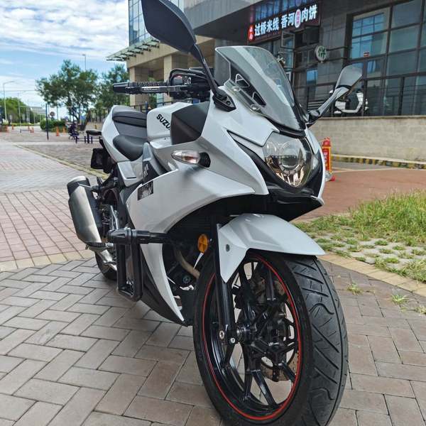 二手豪爵铃木GSX250R