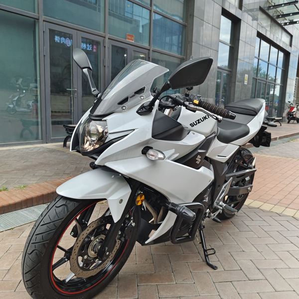 二手豪爵铃木GSX250R