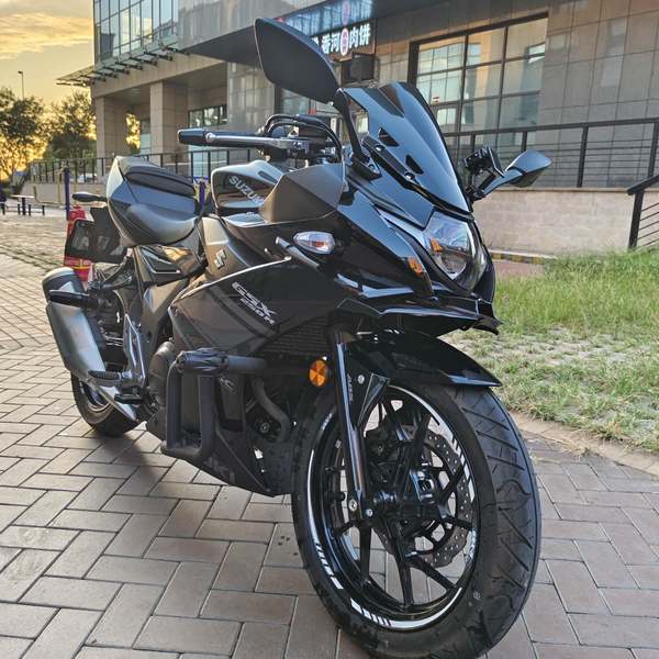 二手豪爵铃木GSX250R
