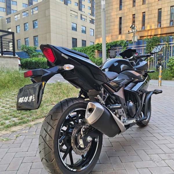 二手豪爵铃木GSX250R
