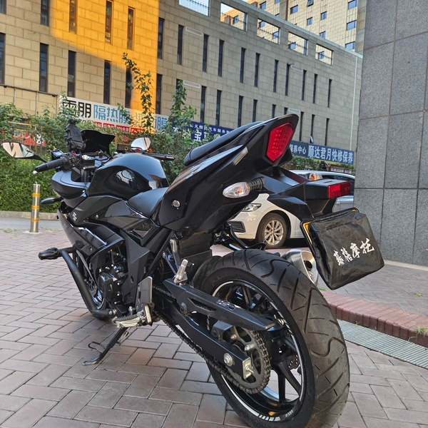二手豪爵铃木GSX250R