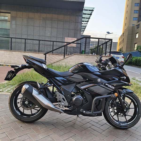 二手豪爵铃木GSX250R