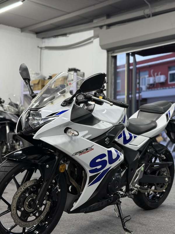 二手豪爵铃木GSX250R
